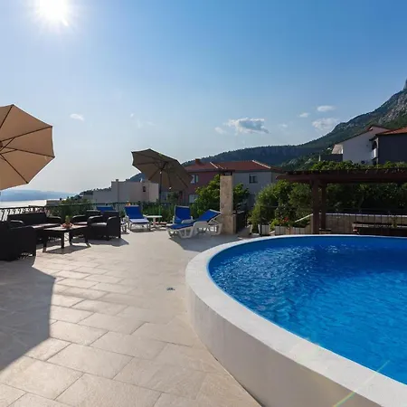Navis Sea View With Pool Makarska