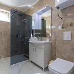 Apartmán Navis Sea View With Pool *