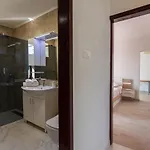 Navis Sea View With Pool Apartmán