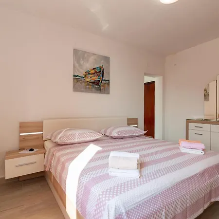 Apartament Navis Sea View With Pool