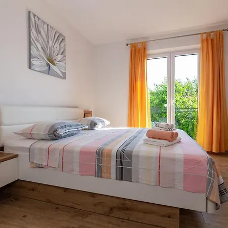 Apartament Navis Sea View With Pool Makarska