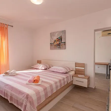 Apartament Navis Sea View With Pool Makarska
