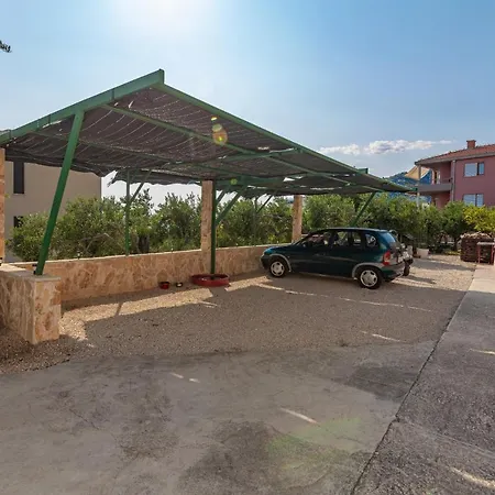 Navis Sea View With Pool Apartament
