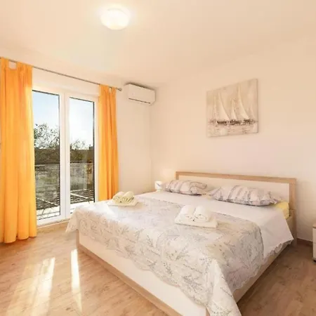 Apartament Navis Sea View With Pool